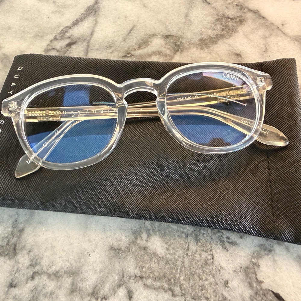 Quay Clear “Walk On” Blue Light Glasses